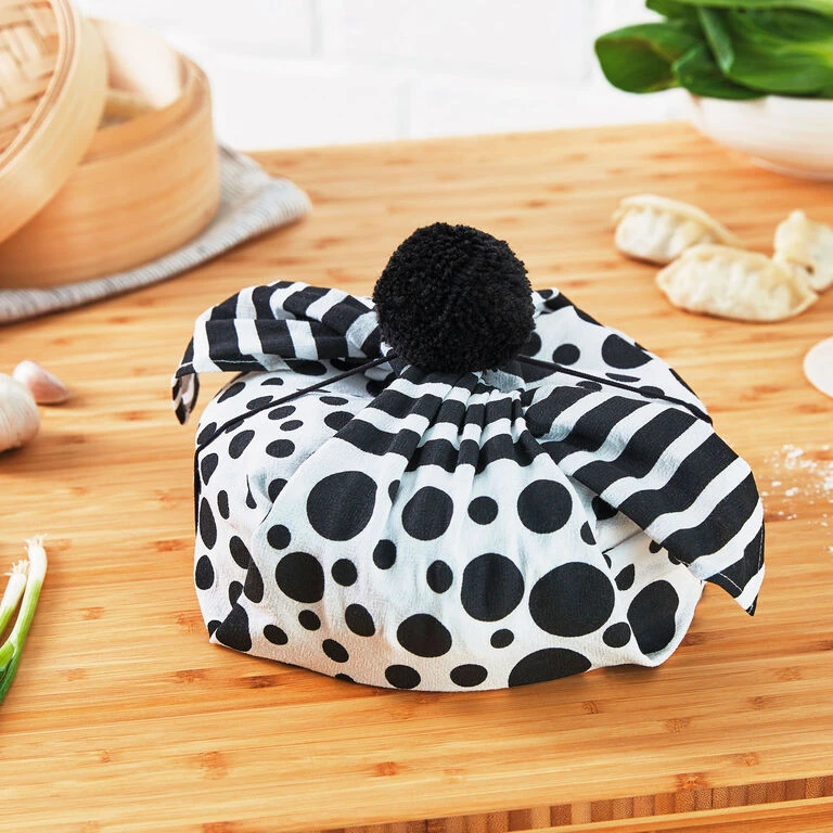 Hallmark 26" Black-and-White Fabric Gift Wrap With Elastic Band - Image 2